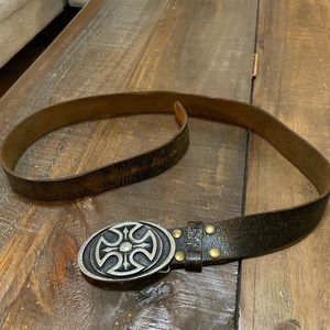 Trendy Leather cross belt. Fits size 34